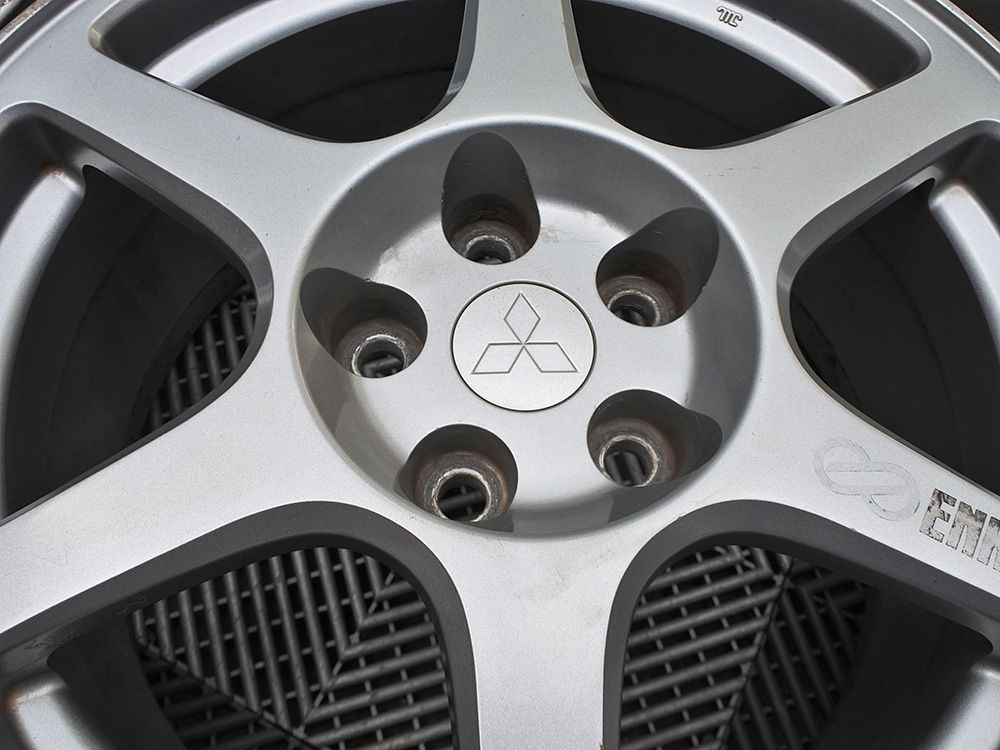 Genuine Mitsubishi Lancer Evolution VIII Enkei 17×8 wheels