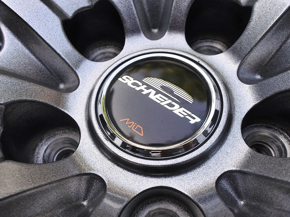 SCHNEIDER 17×8 wheels