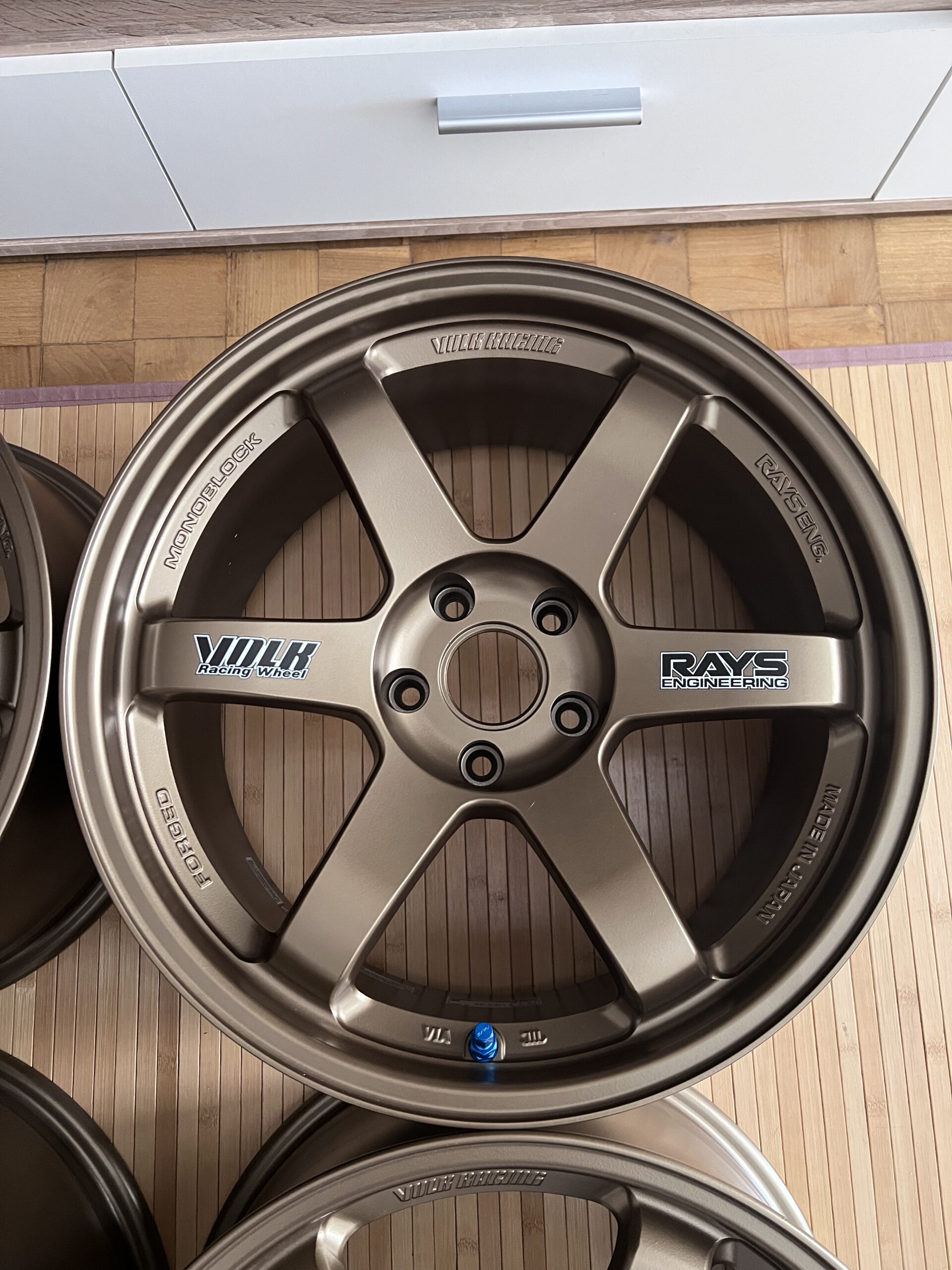 TE37 VOLK RAYS 18×9.5 ET22