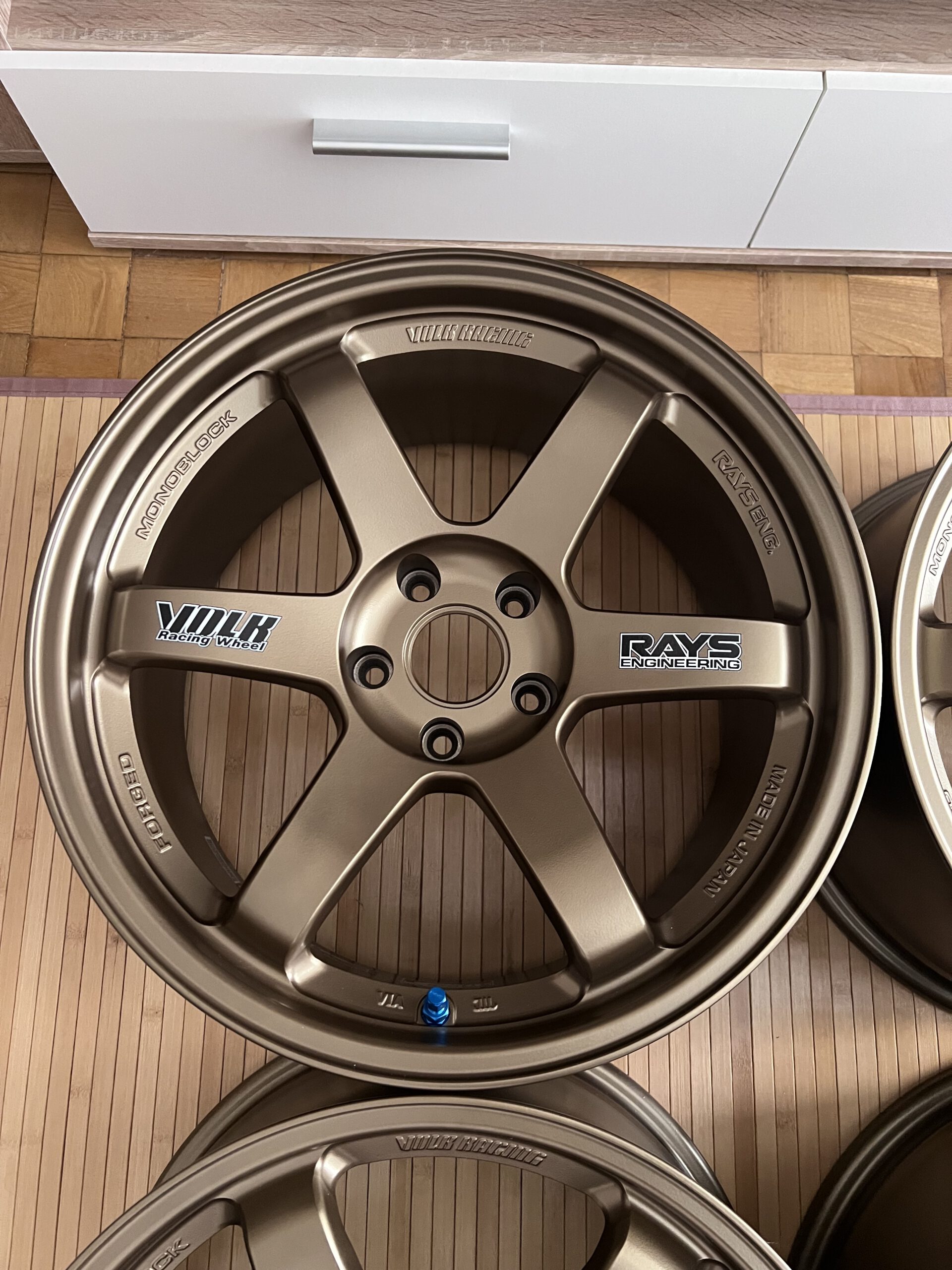 TE37 VOLK RAYS 18×9.5 ET22